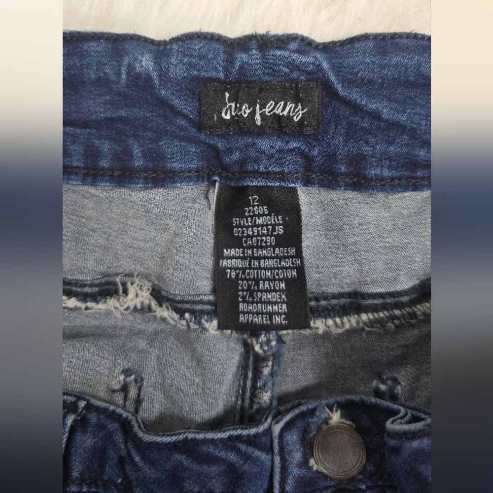 ✨ Women’s Denim Shorts Bundle – Size 12 – 4 Stylish Pairs – Chic & Casual - Picture 12 of 16